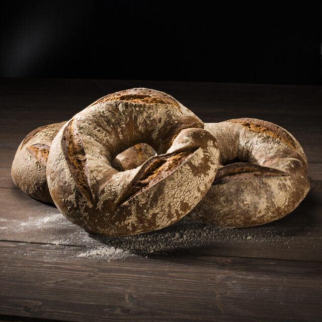 Brot in Ringform mit fermentarome Dinkel Apfel Molke Sauer