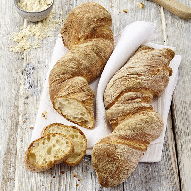 Zwei Wurzler Baguettes mit Slow Milling Backweizen