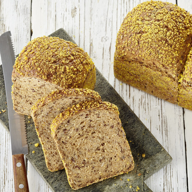 Aufgeschnittenes Brot mit Slow Milling Crusty Crust GOLD