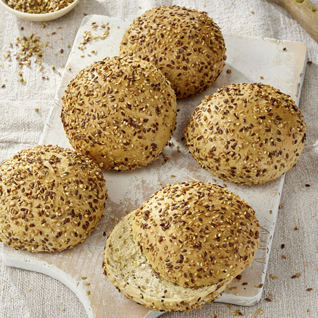 Goldländer Brötchen mit Slow Milling Goldsaat