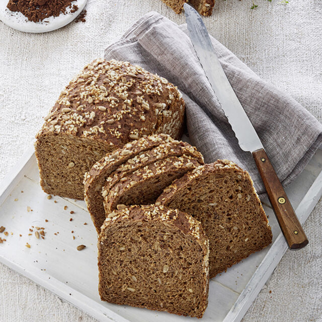 Aufgeschnittenes Brot mit Slow Milling Röstmalz