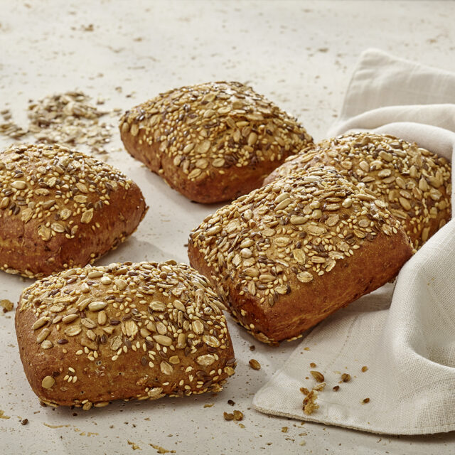 Mehrere Brötchen mit Slow Milling Viersaat