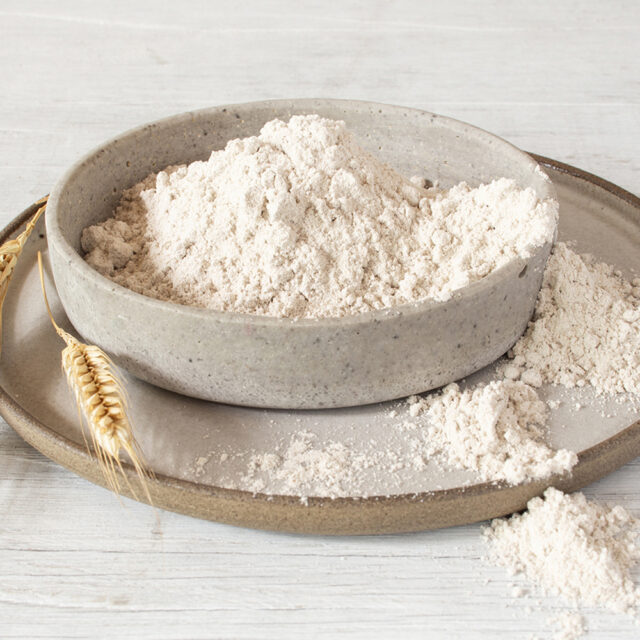 Schale mit Good Roggenbroetchen Rohstoff