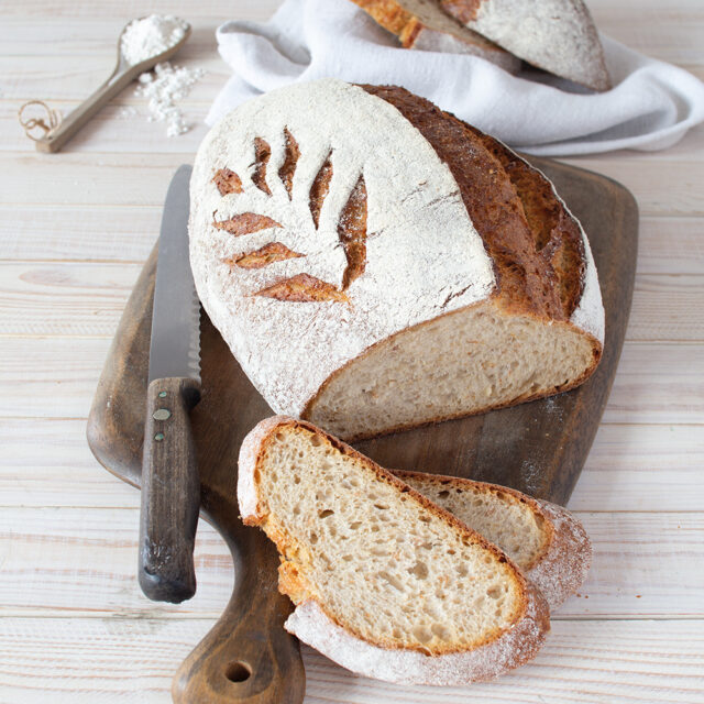 Aufgeschnittenes Haferbrot mit Nature Fibre Oat 100