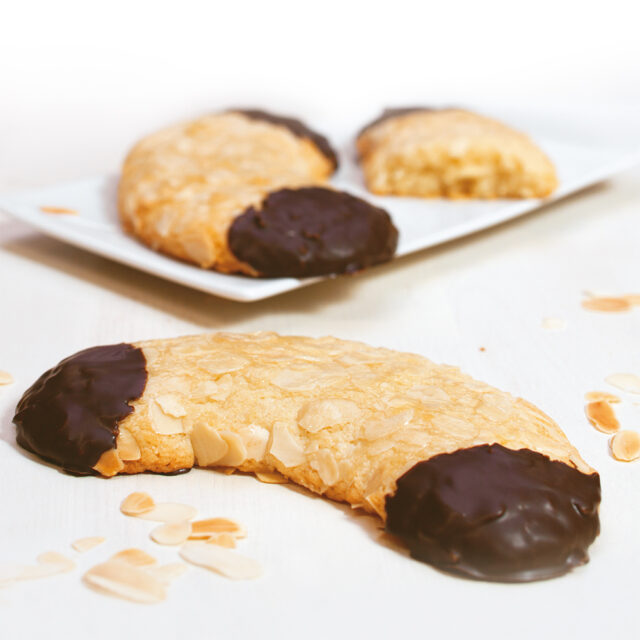 Mandelbogen mit Phoenix Marzipan Imitat